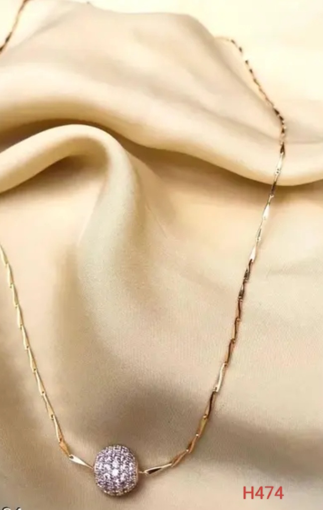 Necklaces & chains
